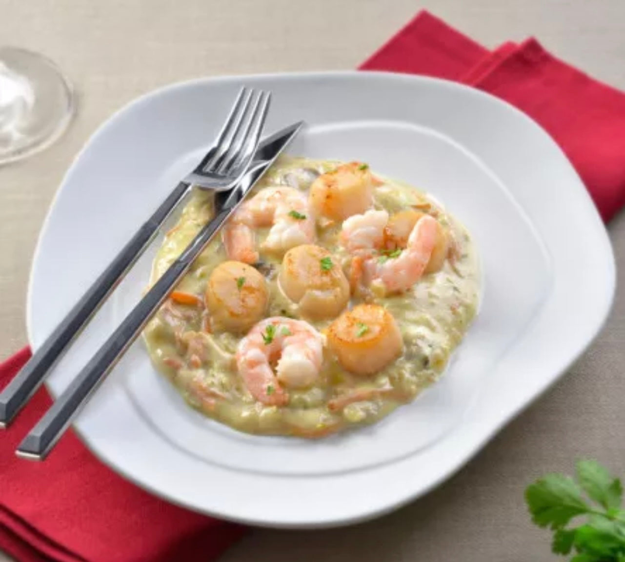 Scallops, Prawns and Vegetables with a Creamy Sauce. 1.8 kg