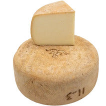 Tomme de granja elaborado con leche cruda de oveja AOP de Ossau Iraty