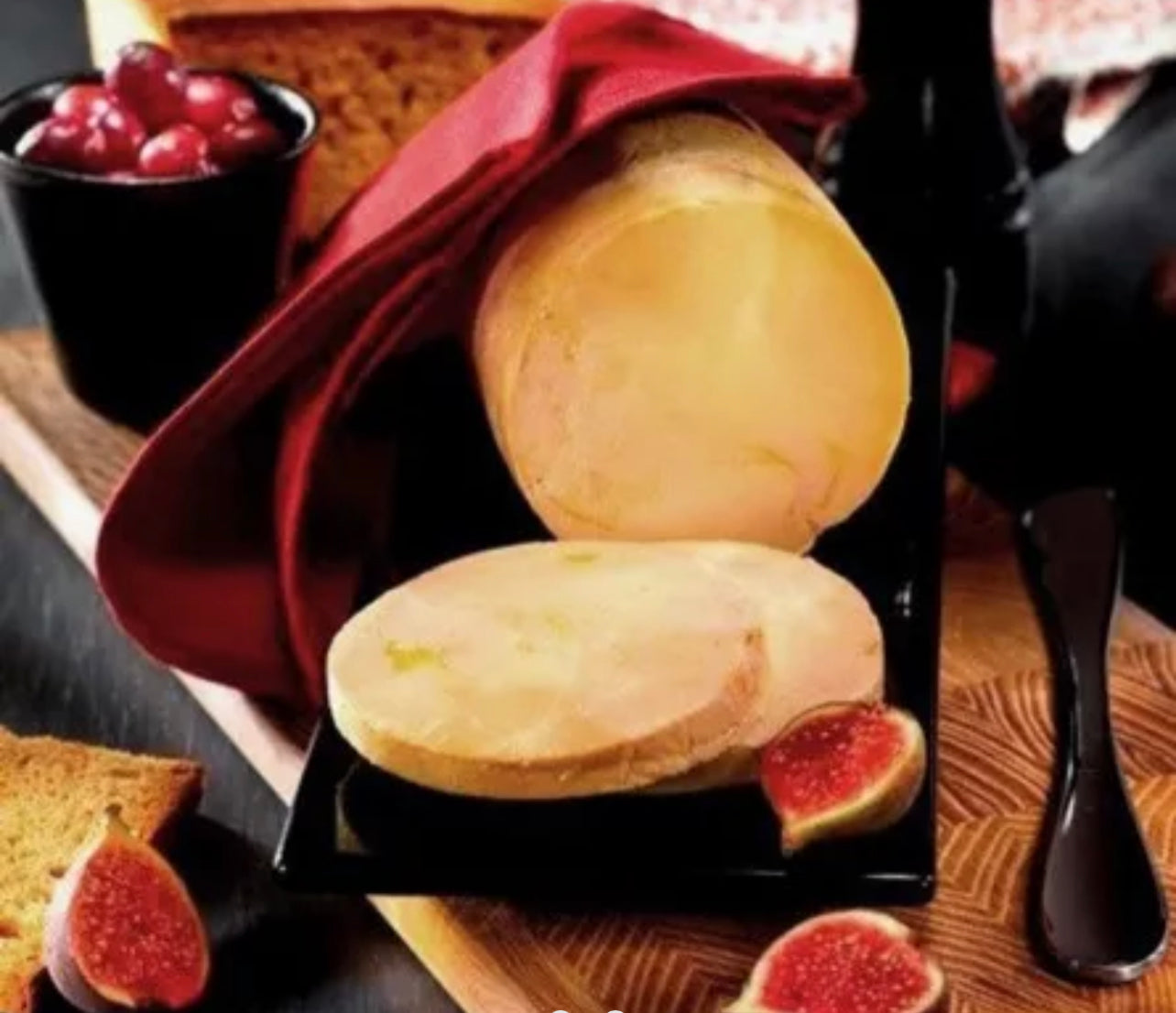 ✨ Foie gras de pato entero medio cocido en un paño ±400g✨