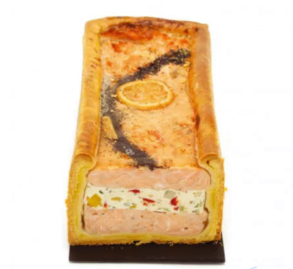 Half pâté in salmon crust stuffed with fish and vegetables mousseline ±2.2kg