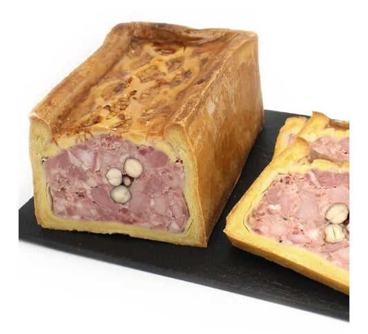 Half Pâté with walnut crust of pastry veal ±2.4kg