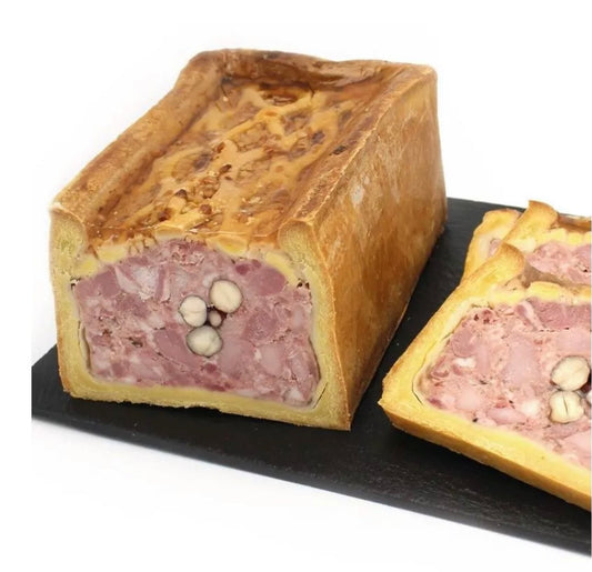 Half pâté in rabbit crust with hazelnuts ±2.4kg