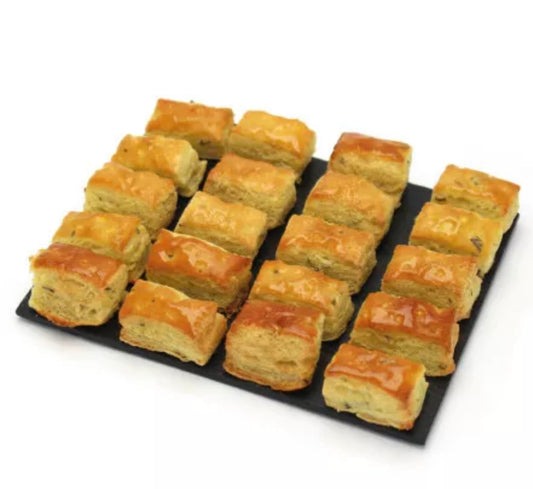 ✨ Emmental and rosemary puff pastry matches on tray x24 - 200g✨